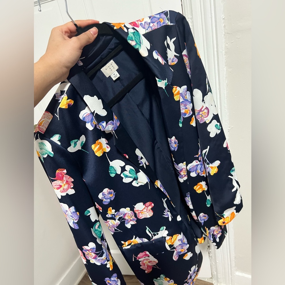 Floral blazer (brand new)